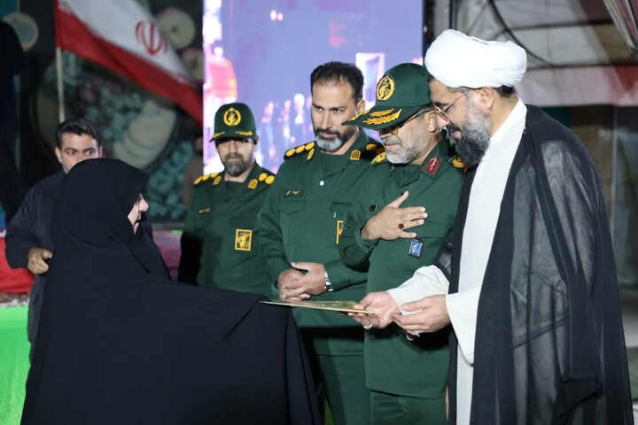 تصاویر / تجلیل از خانواده شهدای منطقه جانبازان همدان