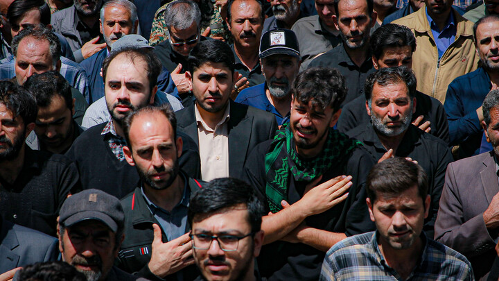 تصاویر/ تشییع پرشور پیکر مطهر شهید نادر حمیدیان در روستای شهیدپرور گنج تپه
