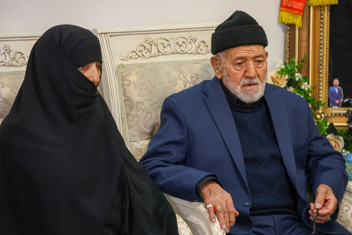 تصاویر / دیدارنماینده ولی فقبه در استان آذربایجان شرقی با والدین شهید خدمت مالک رحمتی
