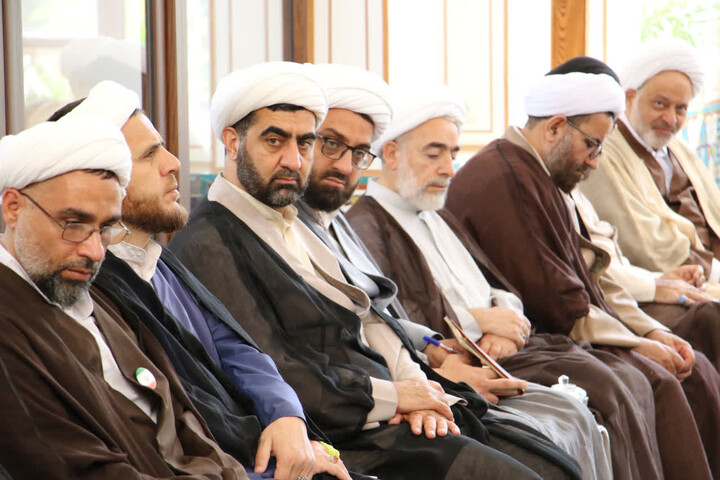 تصاویر |نشست ماهانه مدیران مدارس علمیه حوزه اصفهان