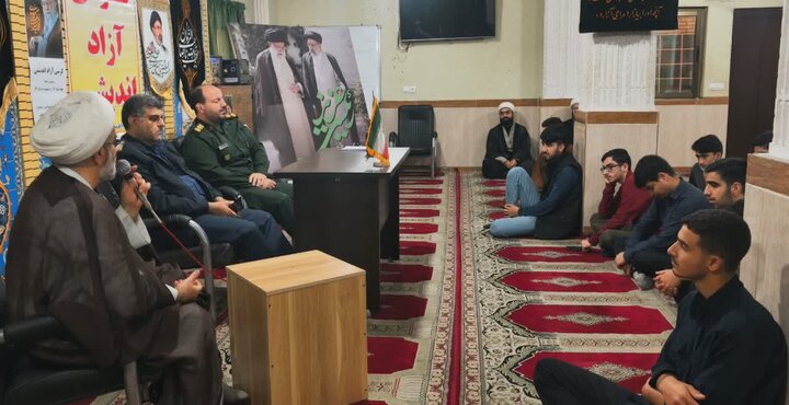 تصاویر/ برگزاری کُرسی ارائه نقد با محوریت «دفاع مقدس سوم» در مدرسه علمیه جلالیه آستانه اشرفیه