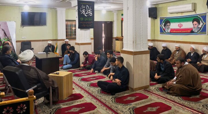 تصاویر/ برگزاری کُرسی ارائه نقد با محوریت «دفاع مقدس سوم» در مدرسه علمیه جلالیه آستانه اشرفیه