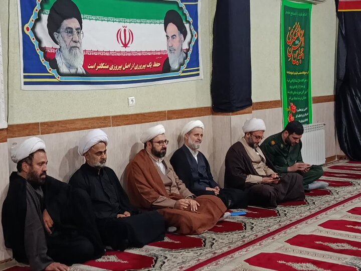 تصاویر/ برگزاری کُرسی ارائه نقد با محوریت «دفاع مقدس سوم» در مدرسه علمیه جلالیه آستانه اشرفیه