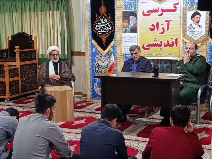 تصاویر/ برگزاری کُرسی ارائه نقد با محوریت «دفاع مقدس سوم» در مدرسه علمیه جلالیه آستانه اشرفیه