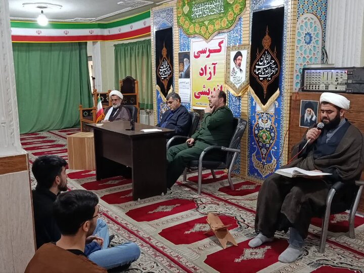 تصاویر/ برگزاری کُرسی ارائه نقد با محوریت «دفاع مقدس سوم» در مدرسه علمیه جلالیه آستانه اشرفیه
