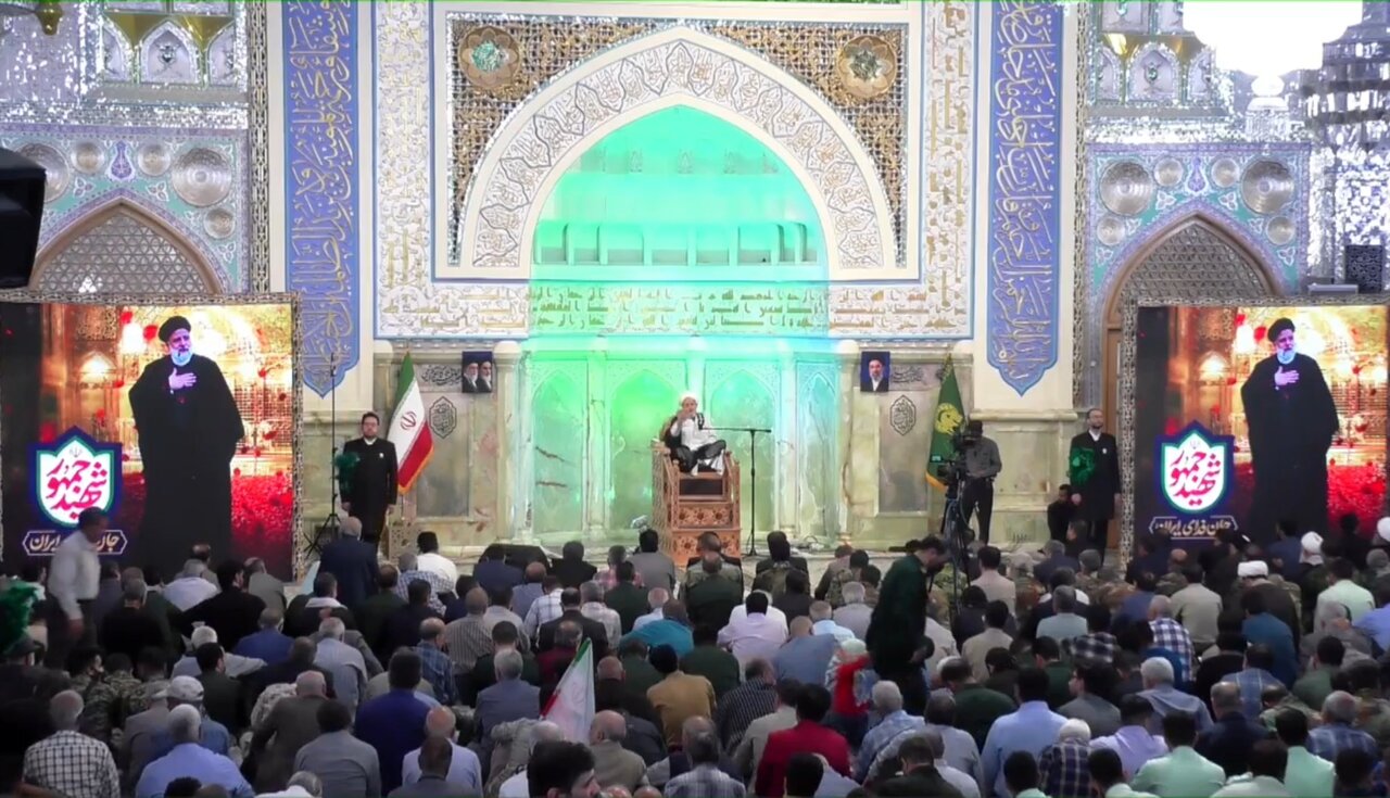 مراسم سالگرد شهادت آیت الله رئیسی و شهدای خدمت در رواق امام خمینی حرم مطهر رضوی