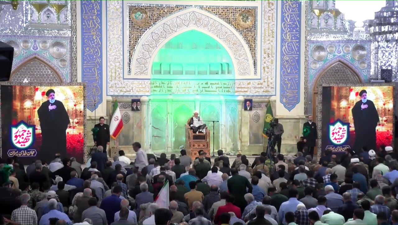 مراسم سالگرد شهادت آیت الله رئیسی و شهدای خدمت در رواق امام خمینی حرم مطهر رضوی