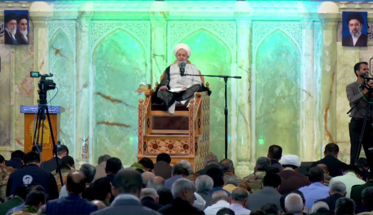 مراسم سالگرد شهادت آیت الله رئیسی و شهدای خدمت در رواق امام خمینی حرم مطهر رضوی