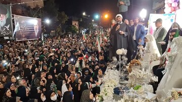 فیلم | برگزاری جشن ازدواج زوجین ملایری در شب‌های اقتدار