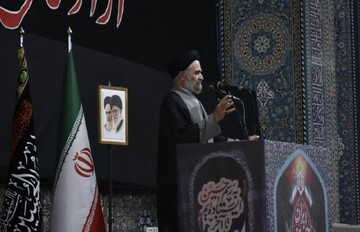 تأکید امام جمعه بروجرد بر لزوم تداوم مقابله با سران استکبار
