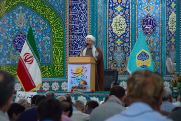 دشمن با تحمیل فشارهای اقتصادی به دنبال تسلیم کردن ایران است