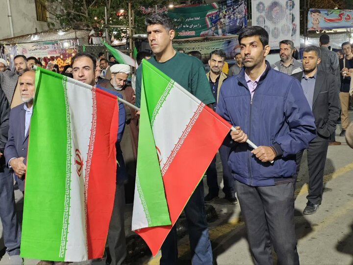 تصاویر/اجتماع بزرگ مردم سنندج در پاسداشت یاد امامِ شهیدِ امت و اعلام همراهی با رهبر انقلاب