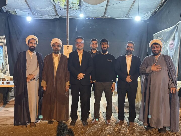 تصاویر/ فعالیت فرهنگی و تبلیغی موکب مدارس علمیه آیت اللّه اعتمادی درهشتاد و دومین تجمعات شبانه