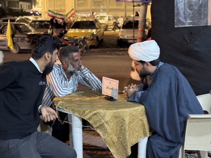 تصاویر/ فعالیت فرهنگی و تبلیغی موکب مدارس علمیه آیت اللّه اعتمادی درهشتاد و دومین تجمعات شبانه