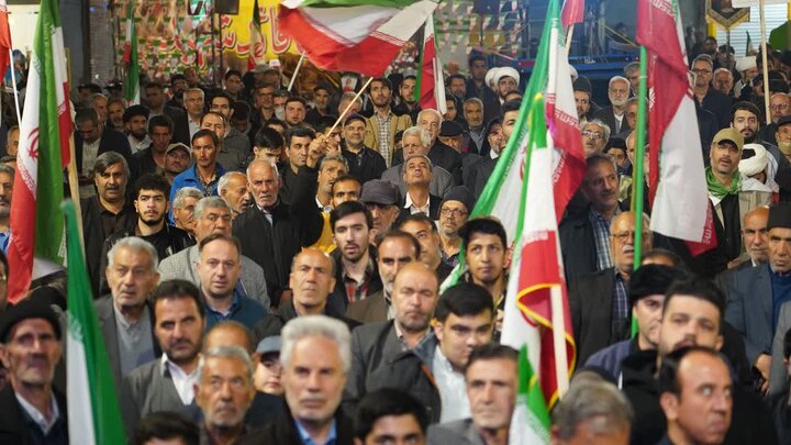 تصاویر/ راهپیمایی و تجمع شبانه مردم دارالمومنین شهرستان خوی در موج 83