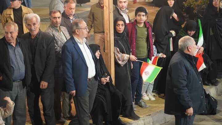 تصاویر/ راهپیمایی و تجمع شبانه مردم دارالمومنین شهرستان خوی در موج 83