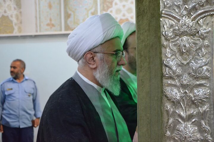 تصاویر/حضور دبیر مجمع جهانی اهل‌بیت(ع) در امامزاده محمد عابد(ع) اراک