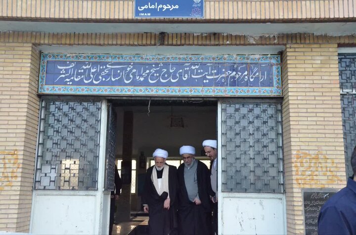 تصاویر/تجدید میثاق دبیر مجمع جهانی اهل بیت(ع) با شهدای جنگ رمضان و دفاع مقدس در گلزار شهدای اراک