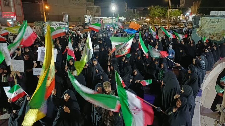 تصاویر/هشتاد و دومین شب حضور پرشور مردم ولایتمدار مامونیه در تجدید بیعت با آرمان‌های انقلاب
