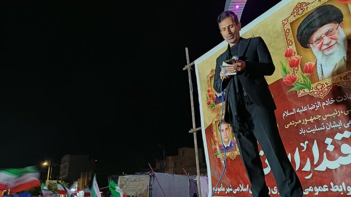 تصاویر/هشتاد و دومین شب حضور پرشور مردم ولایتمدار مامونیه در تجدید بیعت با آرمان‌های انقلاب