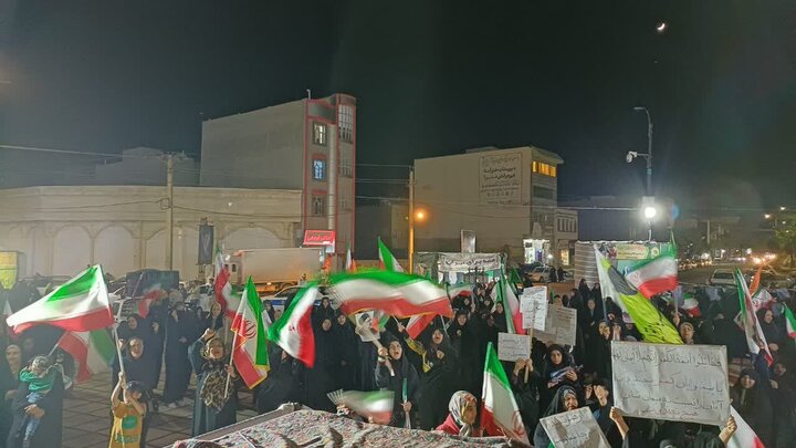 تصاویر/هشتاد و دومین شب حضور پرشور مردم ولایتمدار مامونیه در تجدید بیعت با آرمان‌های انقلاب