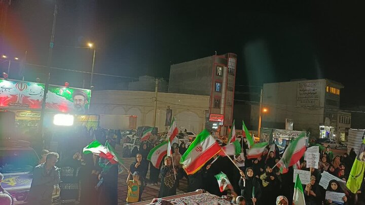 تصاویر/هشتاد و دومین شب حضور پرشور مردم ولایتمدار مامونیه در تجدید بیعت با آرمان‌های انقلاب