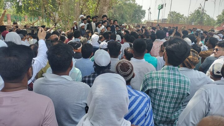 حسین آباد ٹرسٹ کی زمینوں پر ناجائز قبضے برداشت نہیں کئے جائیں گے : مولانا سید کلب جواد نقوی