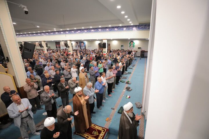 تصاویر/ اقامه نماز جمعه در ساوجبلاغ