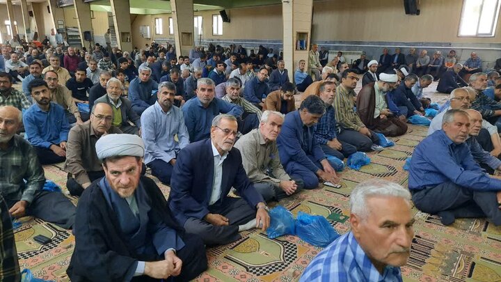 تصاویر/اقامه نماز عبادی سیاسی جمعه در خمین
