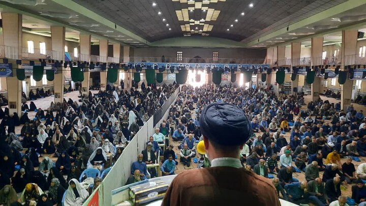 تصاویر/اقامه نماز عبادی سیاسی جمعه در خمین