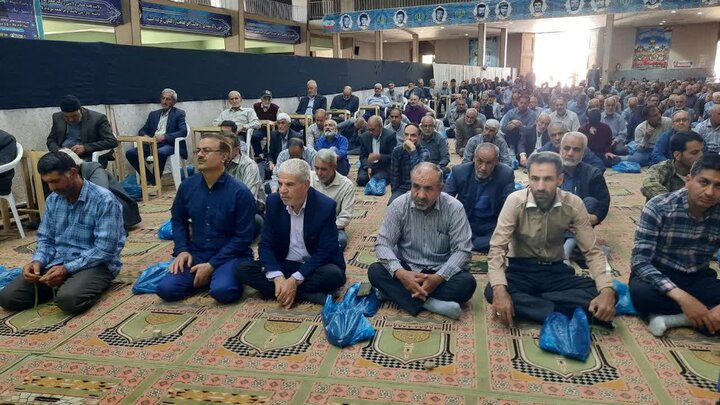 تصاویر/اقامه نماز عبادی سیاسی جمعه در خمین