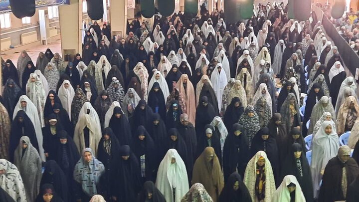 تصاویر/اقامه نماز عبادی سیاسی جمعه در خمین