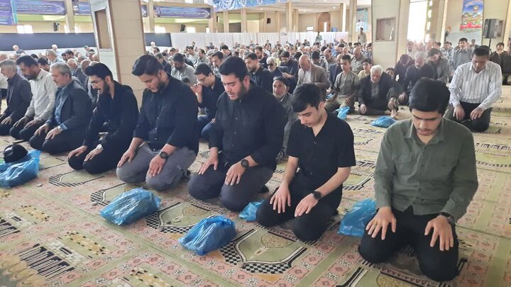تصاویر/اقامه نماز عبادی سیاسی جمعه در خمین