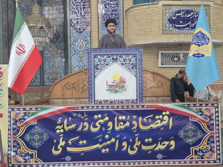 تصاویر/ اقامه نماز جمعه در پاکدشت