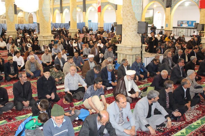 تصاویر/ اقامه نماز عبادی سیاسی جمعه در بناب