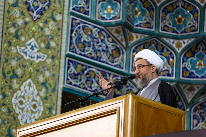 تصاویر/ اقامه نماز عبادی سیاسی جمعه در تبریز