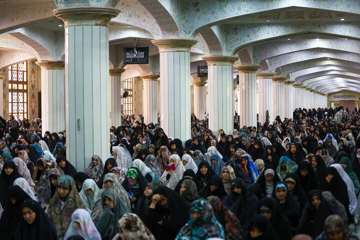تصاویر/ اقامه نماز عبادی سیاسی جمعه در تبریز