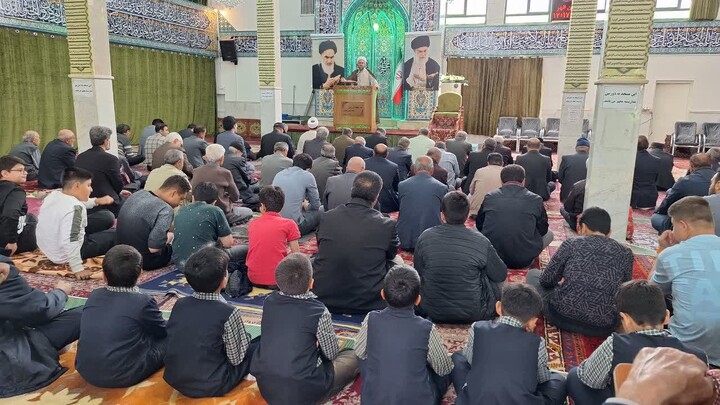 تصاویر/ اقامه نماز عبادی سیاسی جمعه در ترکمنچای