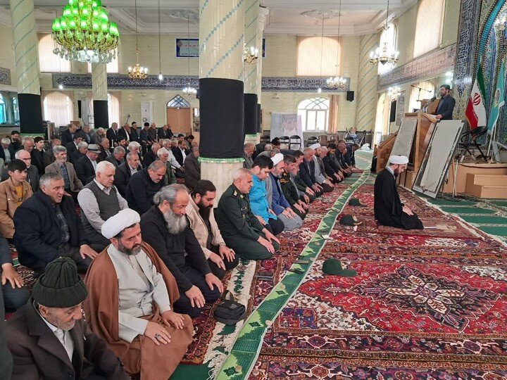 تصاویر/ اقامه نماز عبادی سیاسی جمعه در خسروشاه