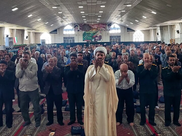 تصاویر / اقامه نماز جمعه بهار