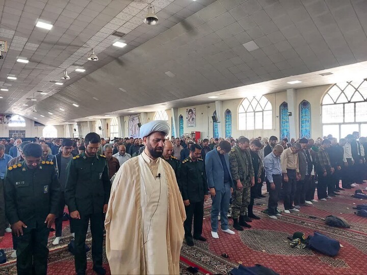 تصاویر / اقامه نماز جمعه بهار