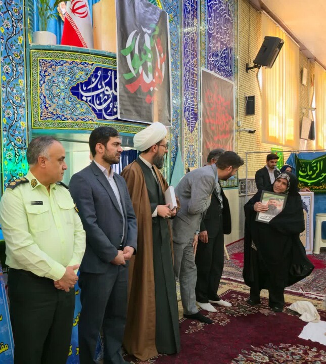تصاویر / اقامه نماز جمعه در تویسرکان