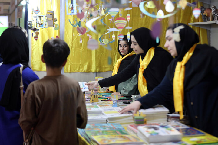 تصاویر/ دومین روز نمایشگاه کتاب کودک و نوجوان «میناب ۱۶۸»