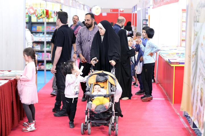 تصاویر/ دومین روز نمایشگاه کتاب کودک و نوجوان «میناب ۱۶۸»