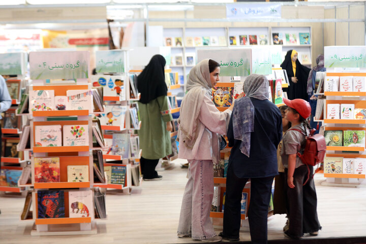 تصاویر/ دومین روز نمایشگاه کتاب کودک و نوجوان «میناب ۱۶۸»