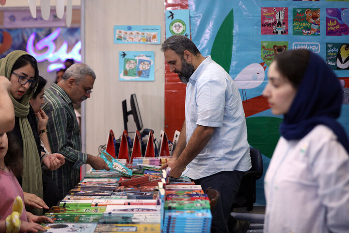 تصاویر/ دومین روز نمایشگاه کتاب کودک و نوجوان «میناب ۱۶۸»
