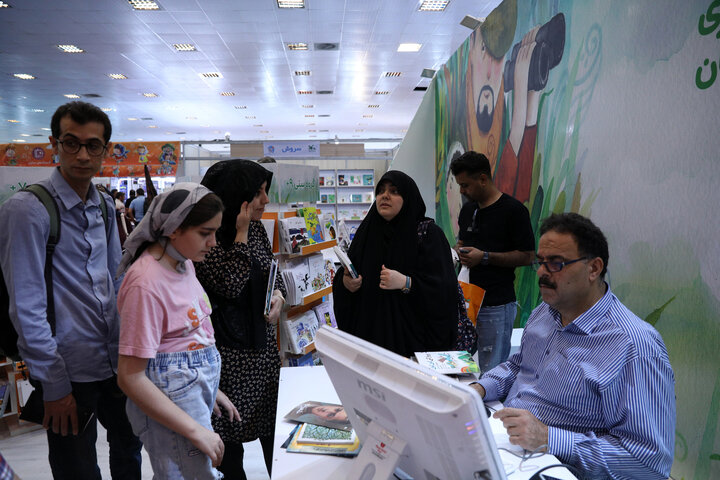 تصاویر/ دومین روز نمایشگاه کتاب کودک و نوجوان «میناب ۱۶۸»