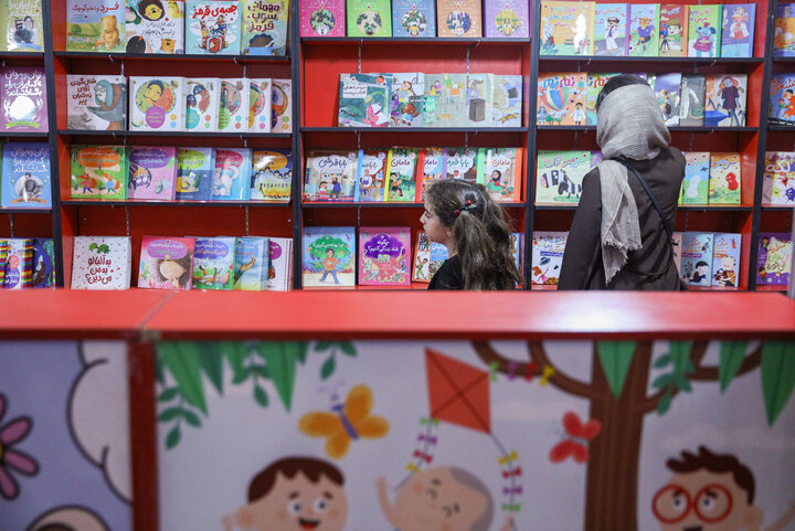 تصاویر/ دومین روز نمایشگاه کتاب کودک و نوجوان «میناب ۱۶۸»