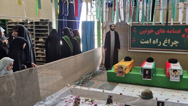 تصاویر/ نمایشگاه از محراب تا معراج طلاب عنبرآباد