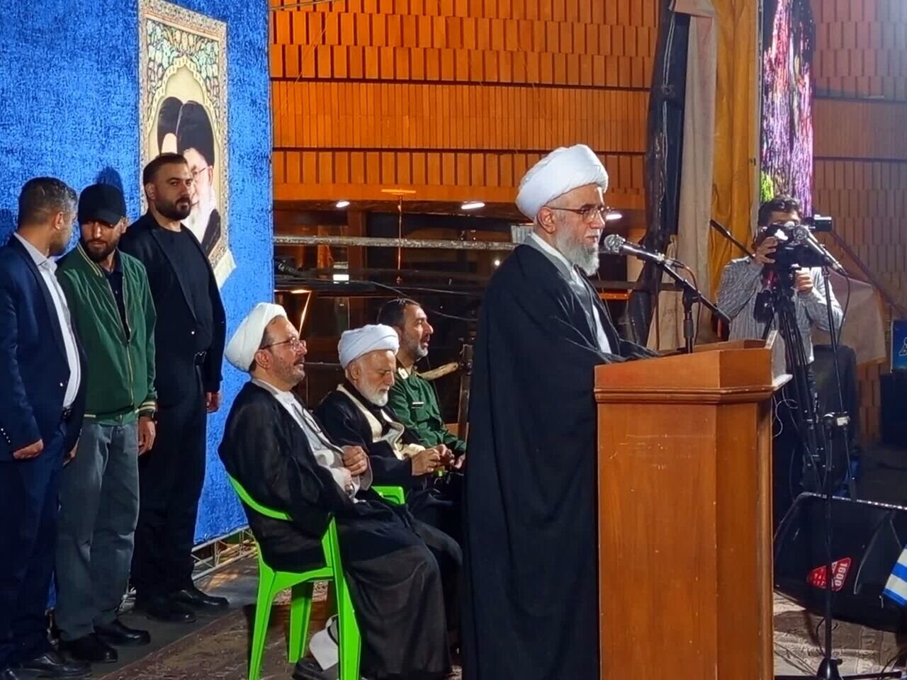 وحدت جهان اسلام و ایستادگی در برابر سلطه، کلید اقتدار بین‌المللی است